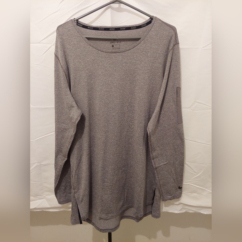 Nike Dri-Fit Men's XL Grey Long Sleeve Athletic Workout Shirt